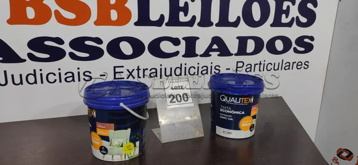 LOTE 200 - 02 GALÕES DE TINTA DE 3,6L AMARELO SOL MARCA QUALITEX. (NOVO) (NO ESTADO) ATENÇÃO! FAZER A VISITAÇÃO ANTES DE ARREMATAR, NÃO SABEMOS SE FUNCIONA. LEILÃO NÃO TEM GARANTIA E NEM DEVOLUÇÃO, SUJEITO A POSSÍVEIS AVARIAS VISÍVEIS/OCULTAS E/OU AUSÊNCIA DE COMPONENTES.