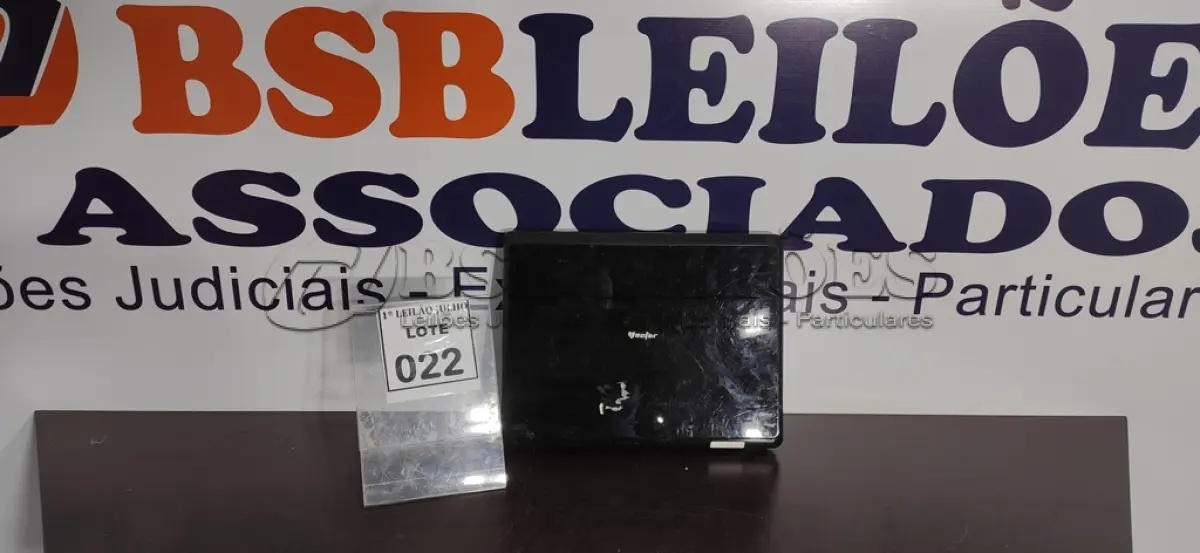 LOTE 022 - 01 NOTEBOOK MARCA VECTOR.  (NO ESTADO) ATENÇÃO! FAZER A VISITAÇÃO ANTES DE ARREMATAR, NÃO SABEMOS SE FUNCIONA. LEILÃO NÃO TEM GARANTIA E NEM DEVOLUÇÃO, SUJEITO A POSSÍVEIS AVARIAS VISÍVEIS/OCULTAS E/OU AUSÊNCIA DE COMPONENTES.