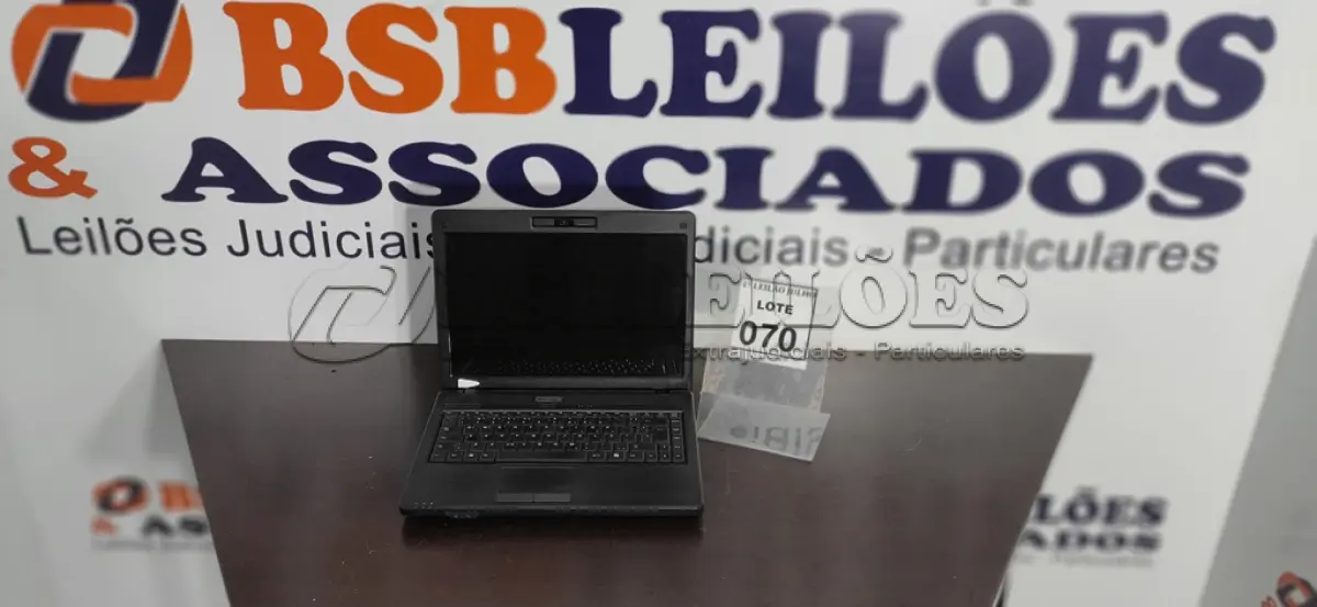 LOTE 070 - 01 NOTEBOOK MARCA VECTOR.  (NO ESTADO) ATENÇÃO! FAZER A VISITAÇÃO ANTES DE ARREMATAR, NÃO SABEMOS SE FUNCIONA. LEILÃO NÃO TEM GARANTIA E NEM DEVOLUÇÃO, SUJEITO A POSSÍVEIS AVARIAS VISÍVEIS/OCULTAS E/OU AUSÊNCIA DE COMPONENTES.