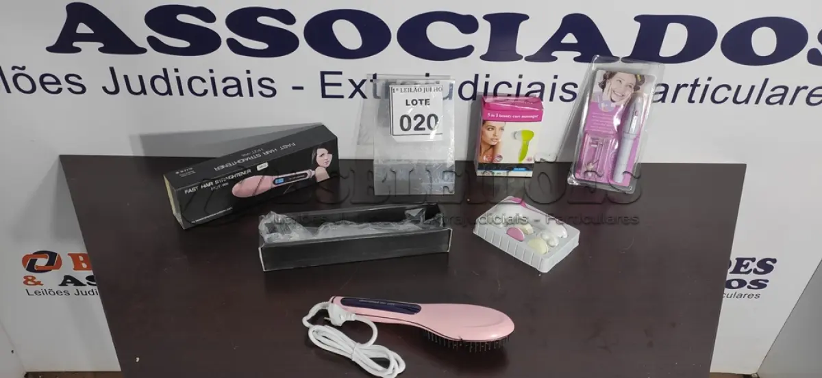 LOTE 020 - 01 ESCOVA ELÉTRICA, 01 MASSAGEADOR E DECORADOR DE UNHAS.  (NO ESTADO) ATENÇÃO! FAZER A VISITAÇÃO ANTES DE ARREMATAR, NÃO SABEMOS SE FUNCIONA. LEILÃO NÃO TEM GARANTIA E NEM DEVOLUÇÃO, SUJEITO A POSSÍVEIS AVARIAS VISÍVEIS/OCULTAS E/OU AUSÊNCIA DE COMPONENTES.