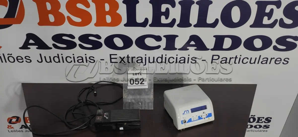 LOTE 052 - 01 MOTOR DE IMPLANTE DRILLER BLM 600 BABY COM PEDALEIRA. (NO ESTADO) ATENÇÃO! FAZER A VISITAÇÃO ANTES DE ARREMATAR, NÃO SABEMOS SE FUNCIONA. LEILÃO NÃO TEM GARANTIA E NEM DEVOLUÇÃO, SUJEITO A POSSÍVEIS AVARIAS VISÍVEIS/OCULTAS E/OU AUSÊNCIA DE COMPONENTES.