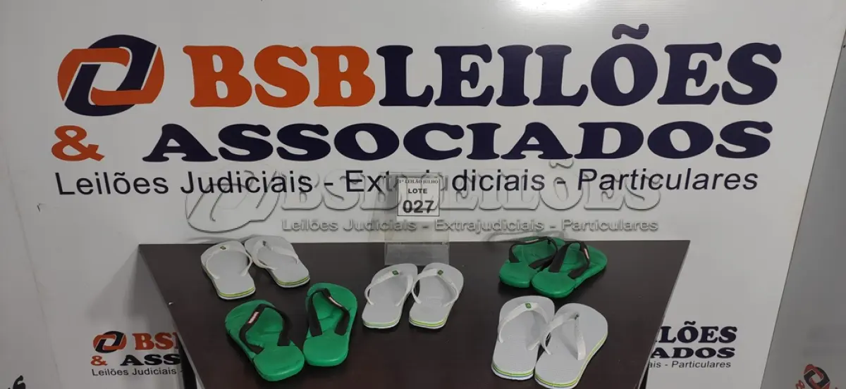 LOTE 027 - 05 PARES DE SANDÁLIAS HAVAIANAS NUMERAÇÕES 37, 39 E 41. (NO ESTADO) ATENÇÃO! FAZER A VISITAÇÃO ANTES DE ARREMATAR, NÃO SABEMOS SE FUNCIONA. LEILÃO NÃO TEM GARANTIA E NEM DEVOLUÇÃO, SUJEITO A POSSÍVEIS AVARIAS VISÍVEIS/OCULTAS E/OU AUSÊNCIA DE COMPONENTES.