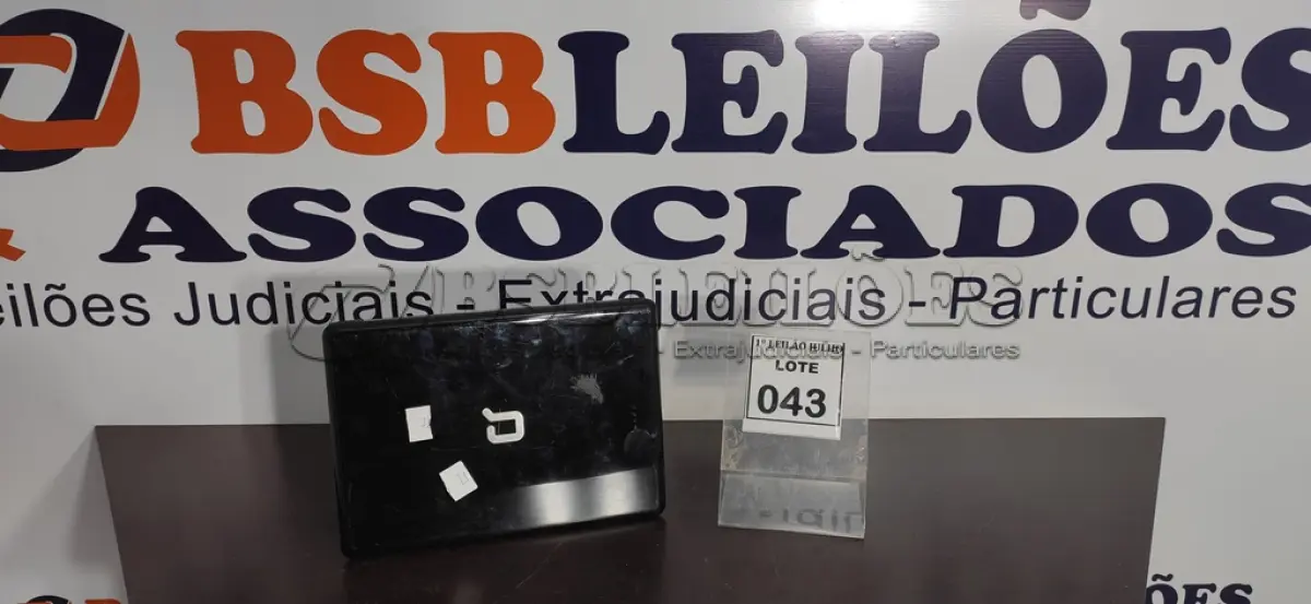 LOTE 043 - 01 NOTEBOOK MARCA COMPAQ. (NO ESTADO) ATENÇÃO! FAZER A VISITAÇÃO ANTES DE ARREMATAR, NÃO SABEMOS SE FUNCIONA. LEILÃO NÃO TEM GARANTIA E NEM DEVOLUÇÃO, SUJEITO A POSSÍVEIS AVARIAS VISÍVEIS/OCULTAS E/OU AUSÊNCIA DE COMPONENTES.