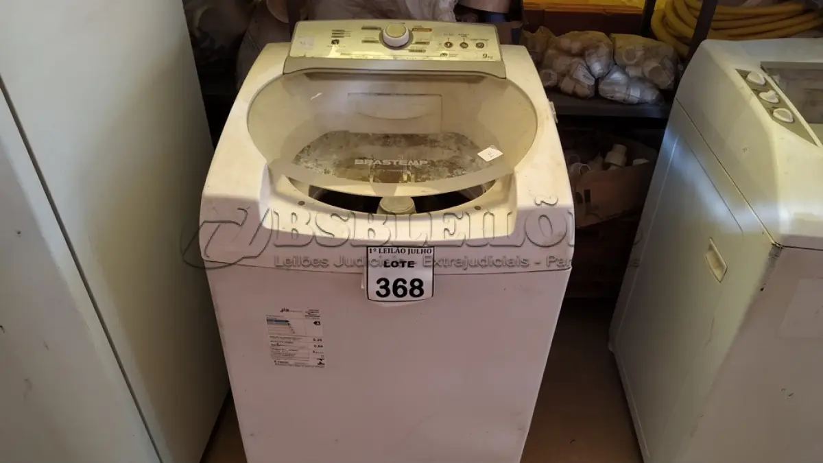 LOTE 368 - 01 MÁQUINA DE LAVAR 9KG MARCA BRASTEMP 220V COM AVARIAS. (NO ESTADO) ATENÇÃO! FAZER A VISITAÇÃO ANTES DE ARREMATAR, NÃO SABEMOS SE FUNCIONA. LEILÃO NÃO TEM GARANTIA E NEM DEVOLUÇÃO, SUJEITO A POSSÍVEIS AVARIAS VISÍVEIS/OCULTAS E/OU AUSÊNCIA DE COMPONENTES.