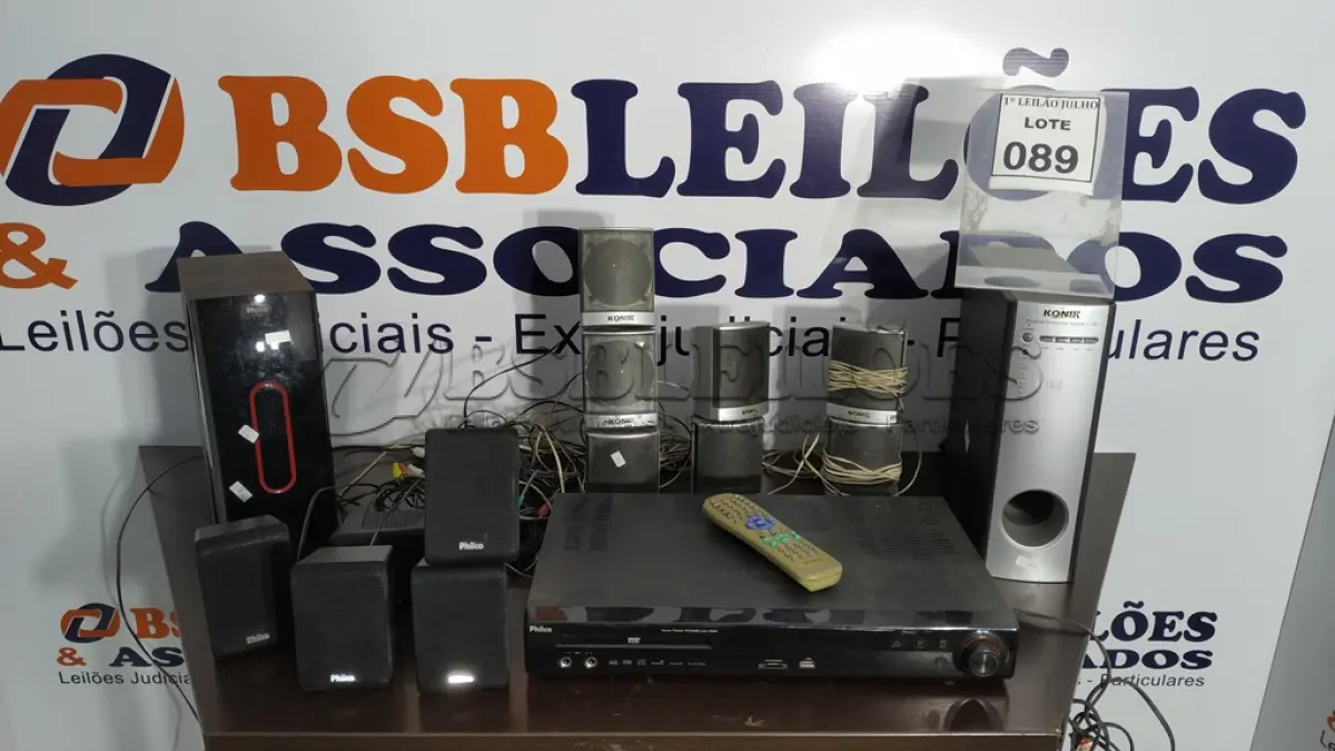 LOTE 089 - 02 APARELHOS DE HOME THEATER SENDO 01 INCOMPLETO. (NO ESTADO) ATENÇÃO! FAZER A VISITAÇÃO ANTES DE ARREMATAR, NÃO SABEMOS SE FUNCIONA. LEILÃO NÃO TEM GARANTIA E NEM DEVOLUÇÃO, SUJEITO A POSSÍVEIS AVARIAS VISÍVEIS/OCULTAS E/OU AUSÊNCIA DE COMPONENTES.