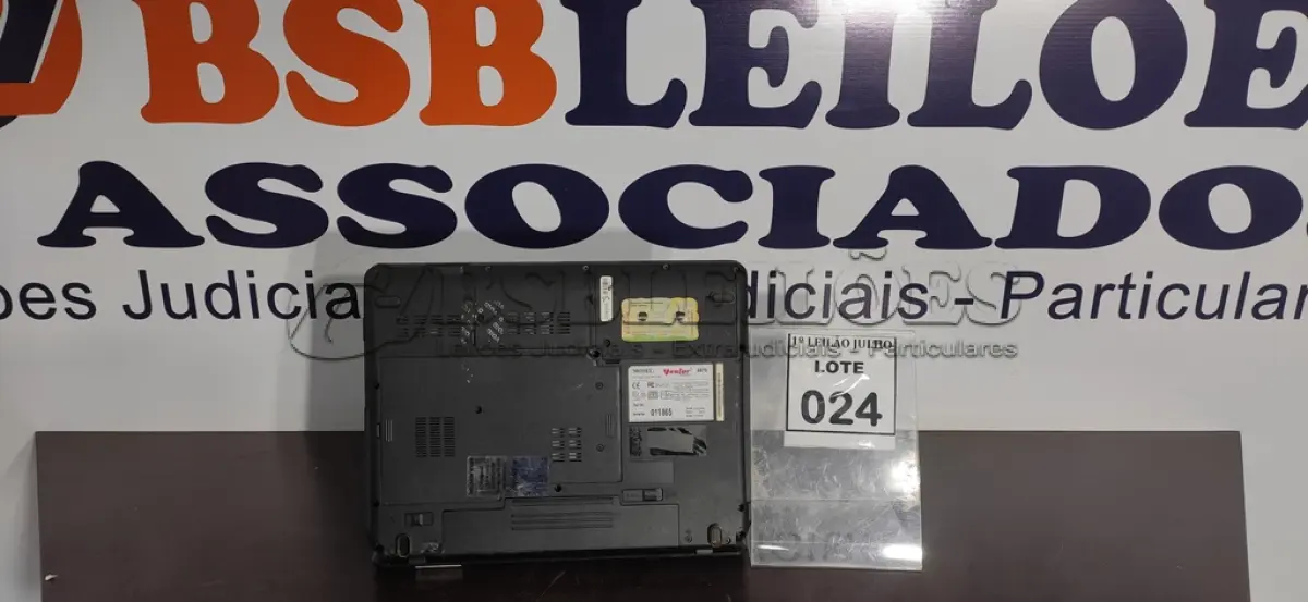LOTE 024 - 01 NOTEBOOK MARCA VECTOR.  (NO ESTADO) ATENÇÃO! FAZER A VISITAÇÃO ANTES DE ARREMATAR, NÃO SABEMOS SE FUNCIONA. LEILÃO NÃO TEM GARANTIA E NEM DEVOLUÇÃO, SUJEITO A POSSÍVEIS AVARIAS VISÍVEIS/OCULTAS E/OU AUSÊNCIA DE COMPONENTES.