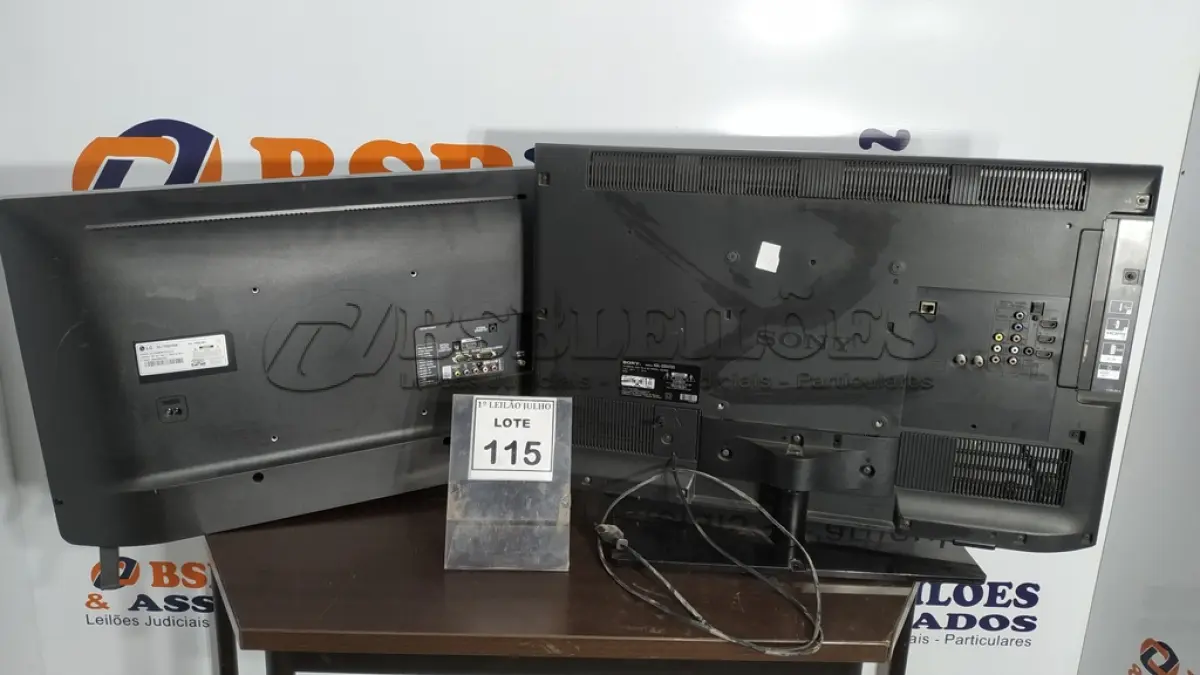 LOTE 115 - 01 TV LCD 23’’ MARCA LG E 01 TV LCD 32’’ MARCA SONNY. (NO ESTADO) ATENÇÃO! FAZER A VISITAÇÃO ANTES DE ARREMATAR, NÃO SABEMOS SE FUNCIONA. LEILÃO NÃO TEM GARANTIA E NEM DEVOLUÇÃO, SUJEITO A POSSÍVEIS AVARIAS VISÍVEIS/OCULTAS E/OU AUSÊNCIA DE COMPONENTES.