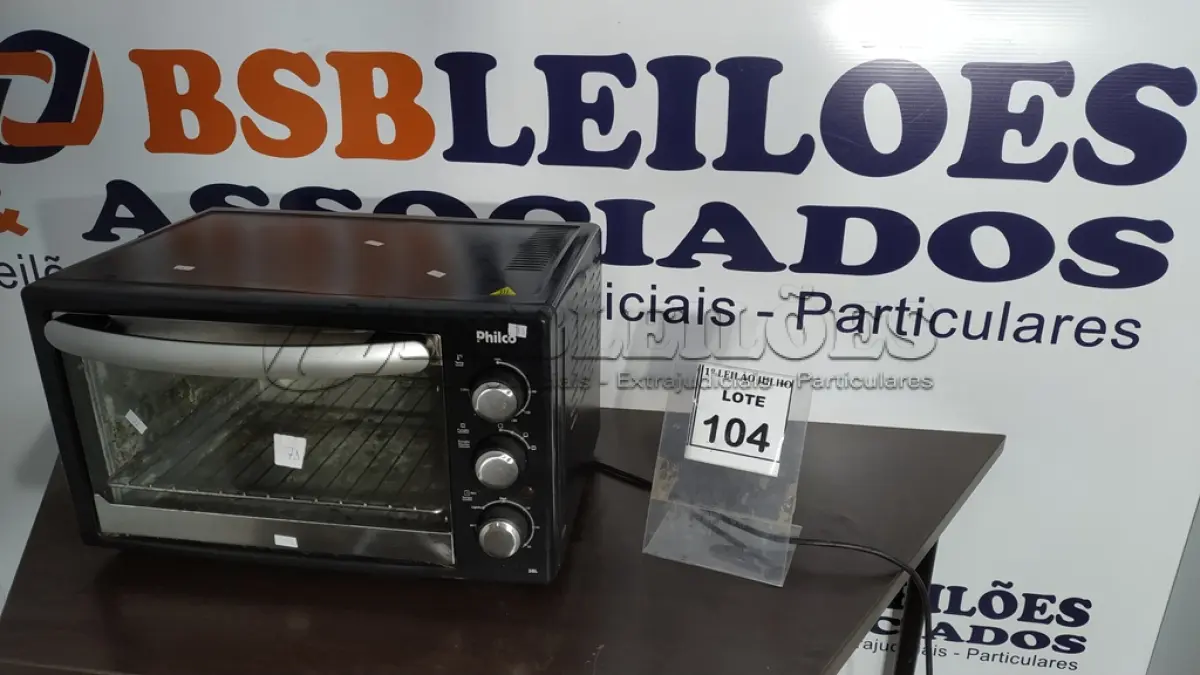 LOTE 104 - 01 FORNO ELÉTRICO MARCA PHILCO 220V. (NO ESTADO) ATENÇÃO! FAZER A VISITAÇÃO ANTES DE ARREMATAR, NÃO SABEMOS SE FUNCIONA. LEILÃO NÃO TEM GARANTIA E NEM DEVOLUÇÃO, SUJEITO A POSSÍVEIS AVARIAS VISÍVEIS/OCULTAS E/OU AUSÊNCIA DE COMPONENTES.