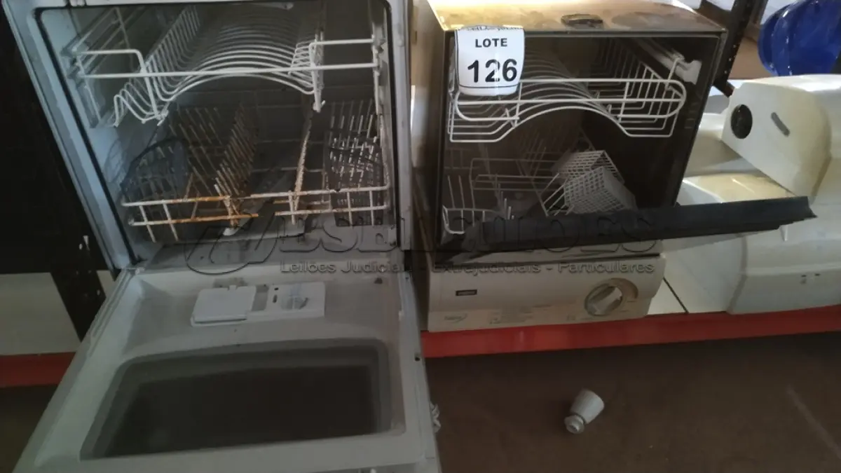LOTE 126 - 02 LAVA LOUÇAS SENDO 01 MARCA BRASTEMP E 01 ENXUTA. (NO ESTADO) ATENÇÃO! FAZER A VISITAÇÃO ANTES DE ARREMATAR, NÃO SABEMOS SE FUNCIONA. LEILÃO NÃO TEM GARANTIA E NEM DEVOLUÇÃO, SUJEITO A POSSÍVEIS AVARIAS VISÍVEIS/OCULTAS E/OU AUSÊNCIA DE COMPONENTES.