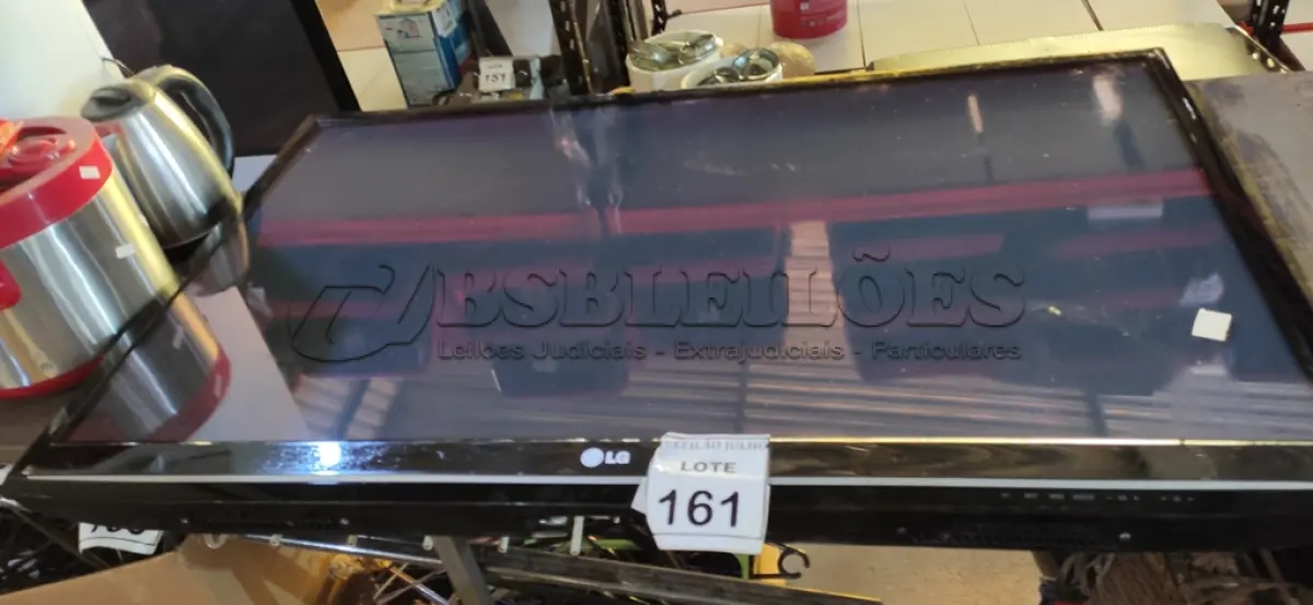 LOTE 161 - 01 TV LCD 50’’ MARCA LG. (NO ESTADO) ATENÇÃO! FAZER A VISITAÇÃO ANTES DE ARREMATAR, NÃO SABEMOS SE FUNCIONA. LEILÃO NÃO TEM GARANTIA E NEM DEVOLUÇÃO, SUJEITO A POSSÍVEIS AVARIAS VISÍVEIS/OCULTAS E/OU AUSÊNCIA DE COMPONENTES.