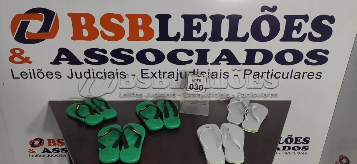 LOTE 030 - 05 PARES DE SANDÁLIAS HAVAIANAS NUMERAÇÕES 37,39,41 E 43. (NO ESTADO) ATENÇÃO! FAZER A VISITAÇÃO ANTES DE ARREMATAR, NÃO SABEMOS SE FUNCIONA. LEILÃO NÃO TEM GARANTIA E NEM DEVOLUÇÃO, SUJEITO A POSSÍVEIS AVARIAS VISÍVEIS/OCULTAS E/OU AUSÊNCIA DE COMPONENTES.