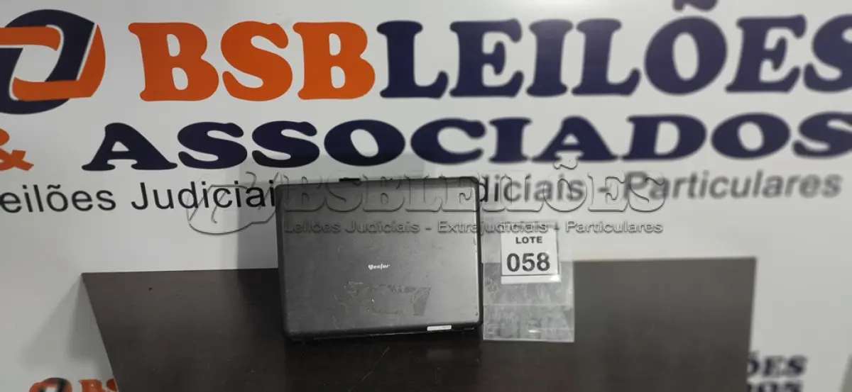 LOTE 058 - 01 NOTEBOOK MARCA VECTOR.  (NO ESTADO) ATENÇÃO! FAZER A VISITAÇÃO ANTES DE ARREMATAR, NÃO SABEMOS SE FUNCIONA. LEILÃO NÃO TEM GARANTIA E NEM DEVOLUÇÃO, SUJEITO A POSSÍVEIS AVARIAS VISÍVEIS/OCULTAS E/OU AUSÊNCIA DE COMPONENTES.