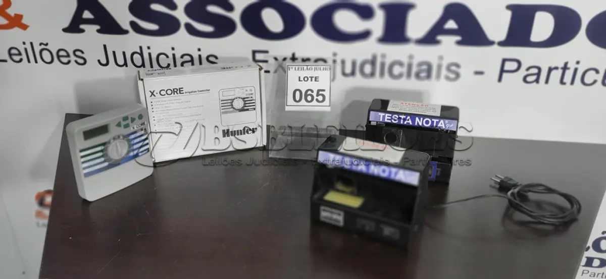 LOTE 065 - 02 TESTAS-NOTA E 01 PROGRAMADOR DE RELÓGIO RESIDENCIAL.  (NO ESTADO) ATENÇÃO! FAZER A VISITAÇÃO ANTES DE ARREMATAR, NÃO SABEMOS SE FUNCIONA. LEILÃO NÃO TEM GARANTIA E NEM DEVOLUÇÃO, SUJEITO A POSSÍVEIS AVARIAS VISÍVEIS/OCULTAS E/OU AUSÊNCIA DE COMPONENTES.