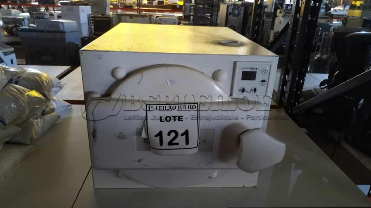 LOTE 121 - 01 AUTOCLAVE PARA ESTERILIZAÇÃO MARCA STERMAX. (NO ESTADO) ATENÇÃO! FAZER A VISITAÇÃO ANTES DE ARREMATAR, NÃO SABEMOS SE FUNCIONA. LEILÃO NÃO TEM GARANTIA E NEM DEVOLUÇÃO, SUJEITO A POSSÍVEIS AVARIAS VISÍVEIS/OCULTAS E/OU AUSÊNCIA DE COMPONENTES.