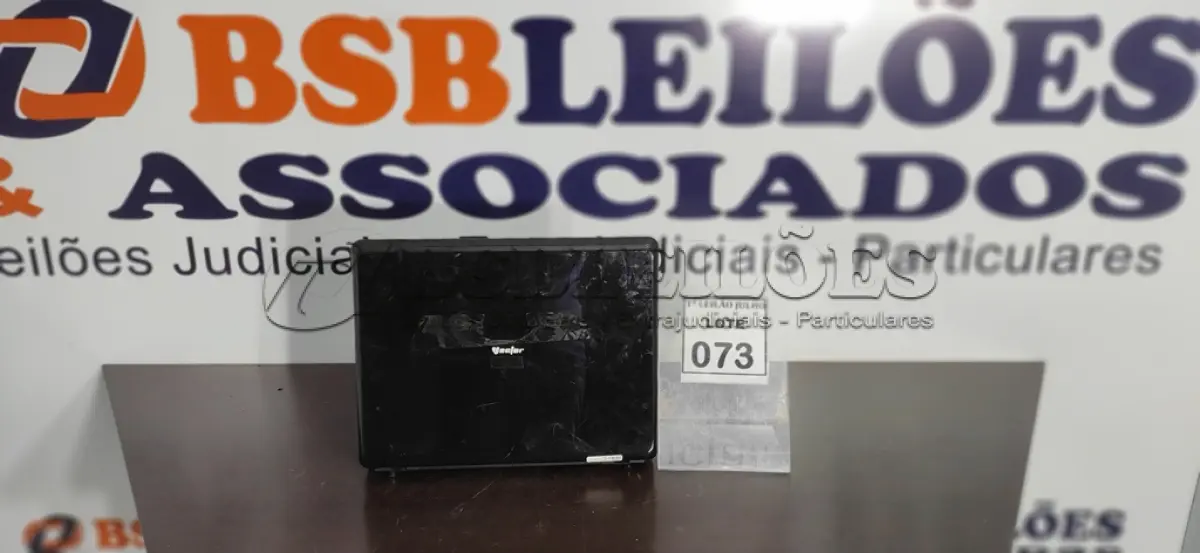 LOTE 073 - 01 NOTEBOOK MARCA VECTOR.  (NO ESTADO) ATENÇÃO! FAZER A VISITAÇÃO ANTES DE ARREMATAR, NÃO SABEMOS SE FUNCIONA. LEILÃO NÃO TEM GARANTIA E NEM DEVOLUÇÃO, SUJEITO A POSSÍVEIS AVARIAS VISÍVEIS/OCULTAS E/OU AUSÊNCIA DE COMPONENTES.