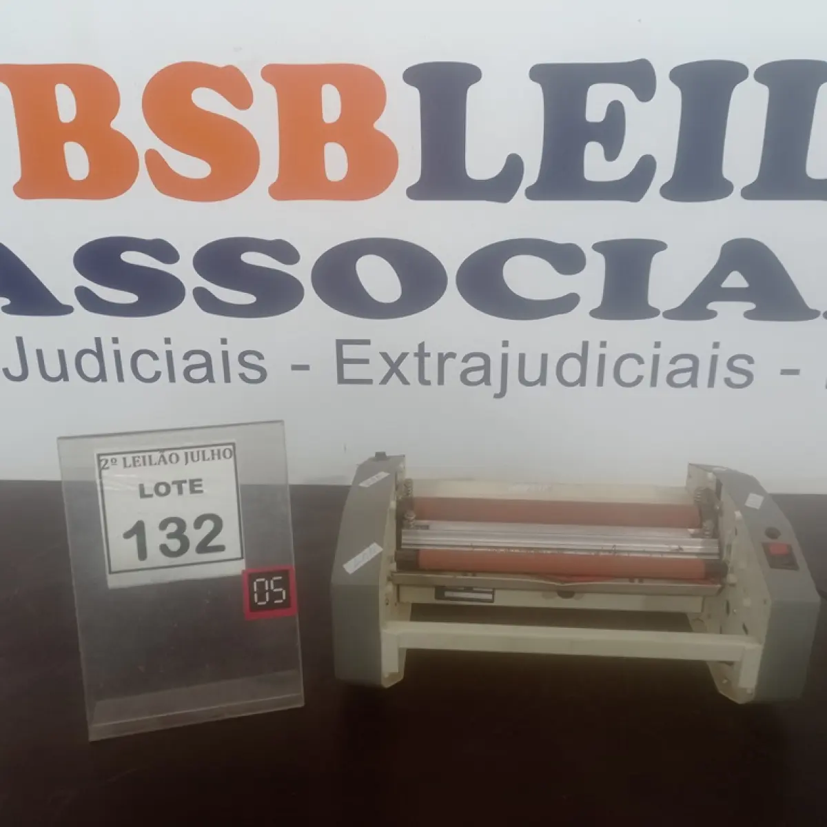 01  PLASTIFICADORA. (NO ESTADO) ATENÇÃO! FAZER A VISITAÇÃO ANTES DE ARREMATAR, NÃO SABEMOS SE FUNCIONA. LEILÃO NÃO TEM GARANTIA E NEM DEVOLUÇÃO, SUJEITO A POSSÍVEIS AVARIAS VISÍVEIS/OCULTAS E/OU AUSÊNCIA DE COMPONENTES.
