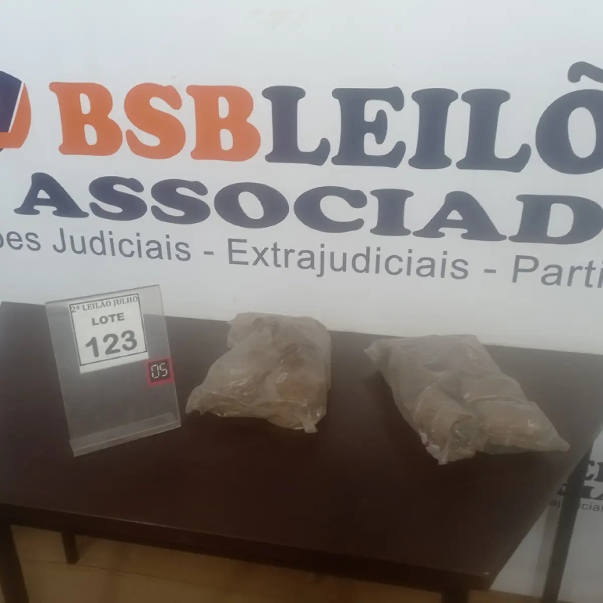 08 LUVAS DE CORRER 50MM E 05 CAP SOLDÁVEL DE 85. (NO ESTADO) ATENÇÃO! FAZER A VISITAÇÃO ANTES DE ARREMATAR, NÃO SABEMOS SE FUNCIONA. LEILÃO NÃO TEM GARANTIA E NEM DEVOLUÇÃO, SUJEITO A POSSÍVEIS AVARIAS VISÍVEIS/OCULTAS E/OU AUSÊNCIA DE COMPONENTES.