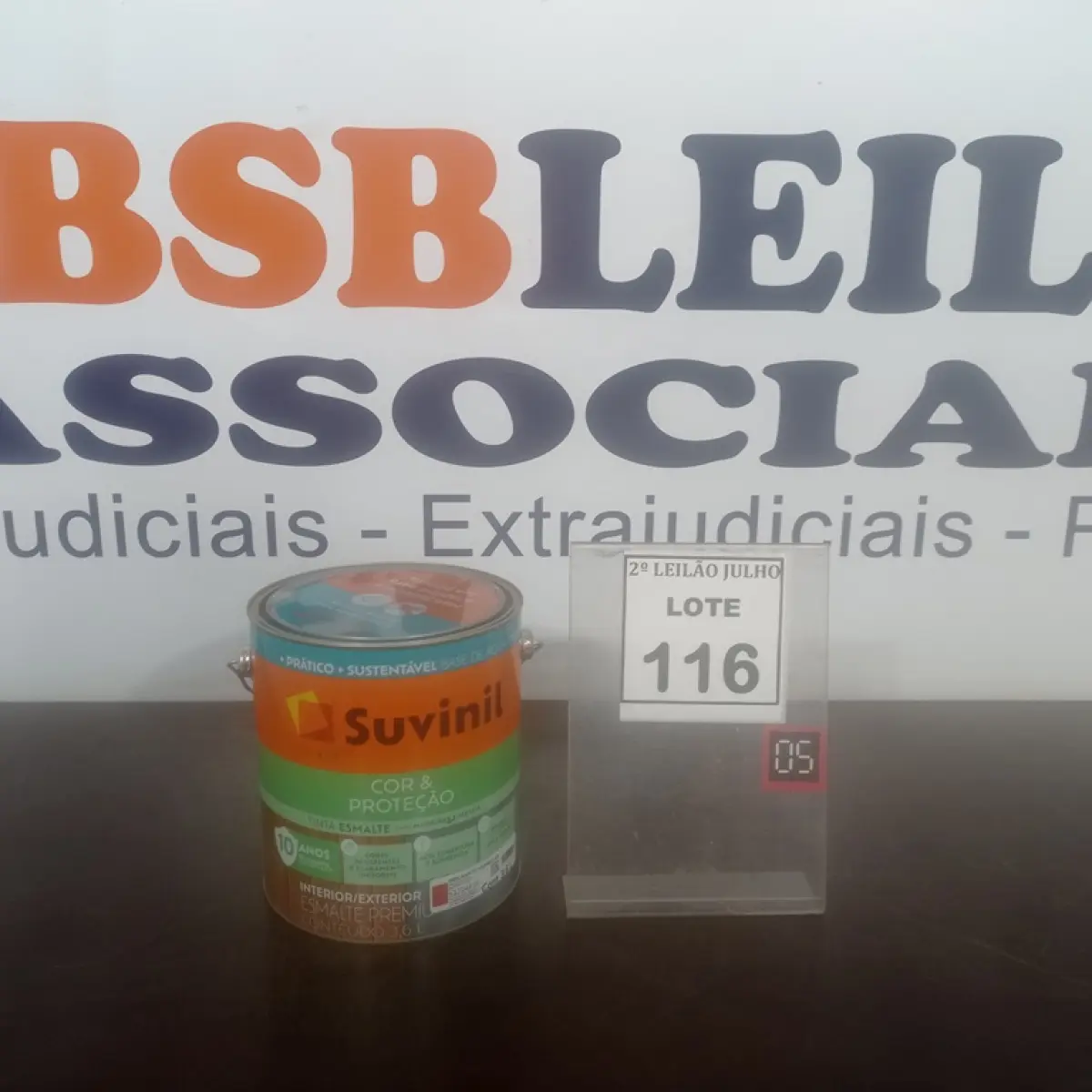 01 LATA DE TINTA ESMALTE DE 3,6L NA COR BRILHANTE VERMELHO MARCA SUVINIL. (NO ESTADO) ATENÇÃO! FAZER A VISITAÇÃO ANTES DE ARREMATAR, NÃO SABEMOS SE FUNCIONA. LEILÃO NÃO TEM GARANTIA E NEM DEVOLUÇÃO, SUJEITO A POSSÍVEIS AVARIAS VISÍVEIS/OCULTAS E/OU AUSÊNCIA DE COMPONENTES.