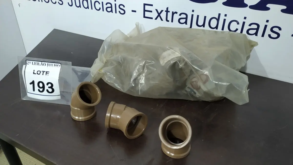 27 JOELHOS SOLDÁVEIS DE 45°. (NO ESTADO) ATENÇÃO! FAZER A VISITAÇÃO ANTES DE ARREMATAR, NÃO SABEMOS SE FUNCIONA. LEILÃO NÃO TEM GARANTIA E NEM DEVOLUÇÃO, SUJEITO A POSSÍVEIS AVARIAS VISÍVEIS/OCULTAS E/OU AUSÊNCIA DE COMPONENTES.