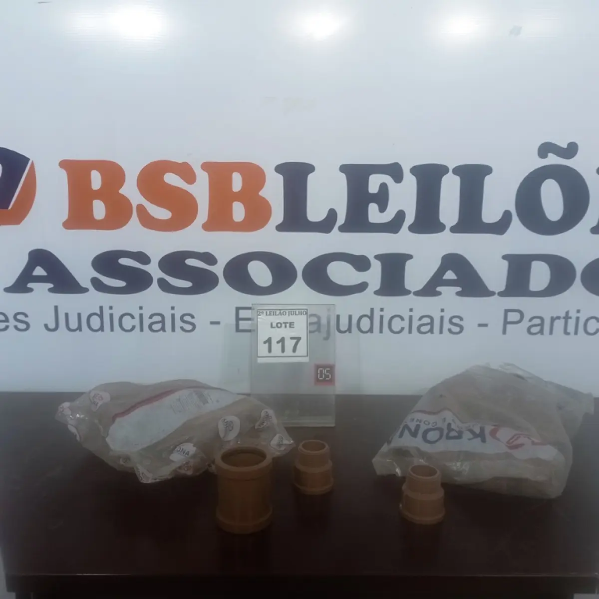 01 LOTE COM VÁRIOS ADAPTADORES HIDRÁULICOS 50X1,1/2. (NO ESTADO) ATENÇÃO! FAZER A VISITAÇÃO ANTES DE ARREMATAR, NÃO SABEMOS SE FUNCIONA. LEILÃO NÃO TEM GARANTIA E NEM DEVOLUÇÃO, SUJEITO A POSSÍVEIS AVARIAS VISÍVEIS/OCULTAS E/OU AUSÊNCIA DE COMPONENTES.