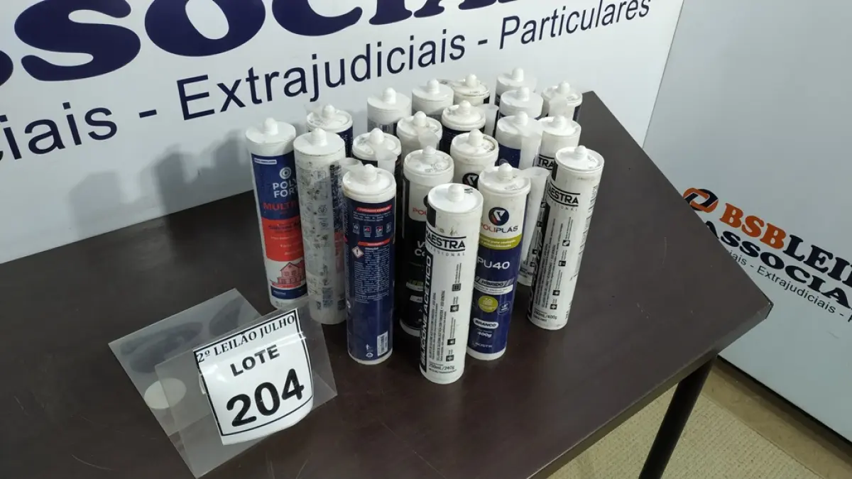 01 LOTE COM VÁRIAS BISNAGAS DE SILICONE E SELANTES DE MARCAS E MODELOS DIVERSOS. (NO ESTADO) ATENÇÃO! FAZER A VISITAÇÃO ANTES DE ARREMATAR, NÃO SABEMOS SE FUNCIONA. LEILÃO NÃO TEM GARANTIA E NEM DEVOLUÇÃO, SUJEITO A POSSÍVEIS AVARIAS VISÍVEIS/OCULTAS E/OU AUSÊNCIA DE COMPONENTES.