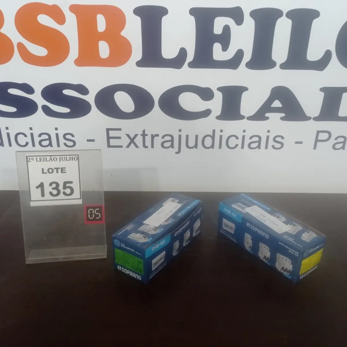 01 CELULAR GT-E1195L SAMSUNG E VÁRIOS DISJUNTORES MARCA SOPRANO.  (NO ESTADO) ATENÇÃO! FAZER A VISITAÇÃO ANTES DE ARREMATAR, NÃO SABEMOS SE FUNCIONA. LEILÃO NÃO TEM GARANTIA E NEM DEVOLUÇÃO, SUJEITO A POSSÍVEIS AVARIAS VISÍVEIS/OCULTAS E/OU AUSÊNCIA DE COMPONENTES.