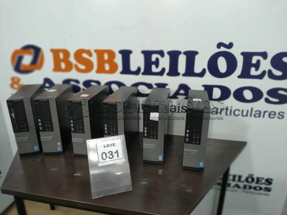 LOTE 031 - 06 CPUS MARCA DELL PARA RETIRADA DE PEÇAS. (NO ESTADO) ATENÇÃO! FAZER A VISITAÇÃO ANTES DE ARREMATAR, NÃO SABEMOS SE FUNCIONA. LEILÃO NÃO TEM GARANTIA E NEM DEVOLUÇÃO, SUJEITO A POSSÍVEIS AVARIAS VISÍVEIS/OCULTAS E/OU AUSÊNCIA DE COMPONENTES.