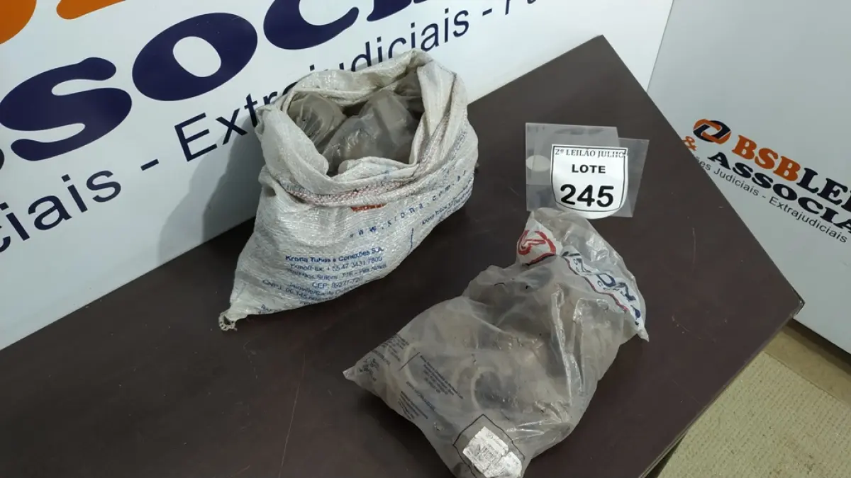 30 UNIÃO SOLDÁVEL DE 40MM. (NO ESTADO) ATENÇÃO! FAZER A VISITAÇÃO ANTES DE ARREMATAR, NÃO SABEMOS SE FUNCIONA. LEILÃO NÃO TEM GARANTIA E NEM DEVOLUÇÃO, SUJEITO A POSSÍVEIS AVARIAS VISÍVEIS/OCULTAS E/OU AUSÊNCIA DE COMPONENTES.