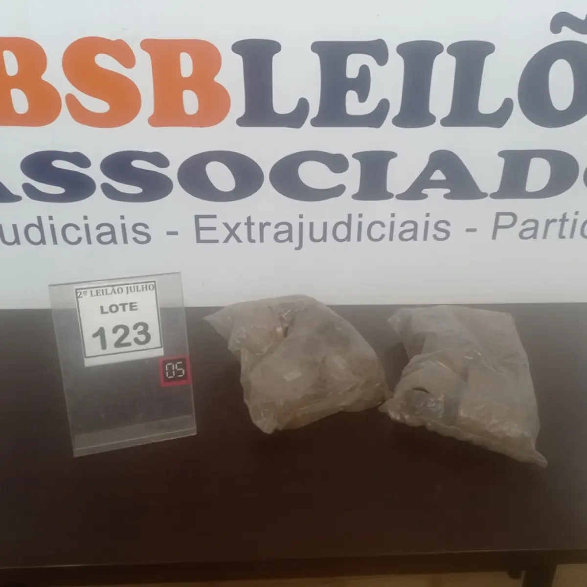 08 LUVAS DE CORRER 50MM E 05 CAP SOLDÁVEL DE 85. (NO ESTADO) ATENÇÃO! FAZER A VISITAÇÃO ANTES DE ARREMATAR, NÃO SABEMOS SE FUNCIONA. LEILÃO NÃO TEM GARANTIA E NEM DEVOLUÇÃO, SUJEITO A POSSÍVEIS AVARIAS VISÍVEIS/OCULTAS E/OU AUSÊNCIA DE COMPONENTES.