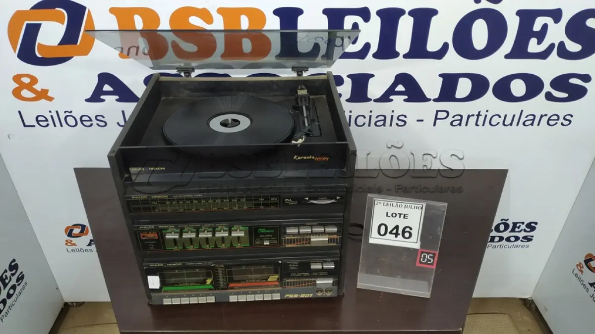 LOTE 046 - 01 TOCA DISCO PHILCO-HITACHI. (NO ESTADO) ATENÇÃO! FAZER A VISITAÇÃO ANTES DE ARREMATAR, NÃO SABEMOS SE FUNCIONA. LEILÃO NÃO TEM GARANTIA E NEM DEVOLUÇÃO, SUJEITO A POSSÍVEIS AVARIAS VISÍVEIS/OCULTAS E/OU AUSÊNCIA DE COMPONENTES.