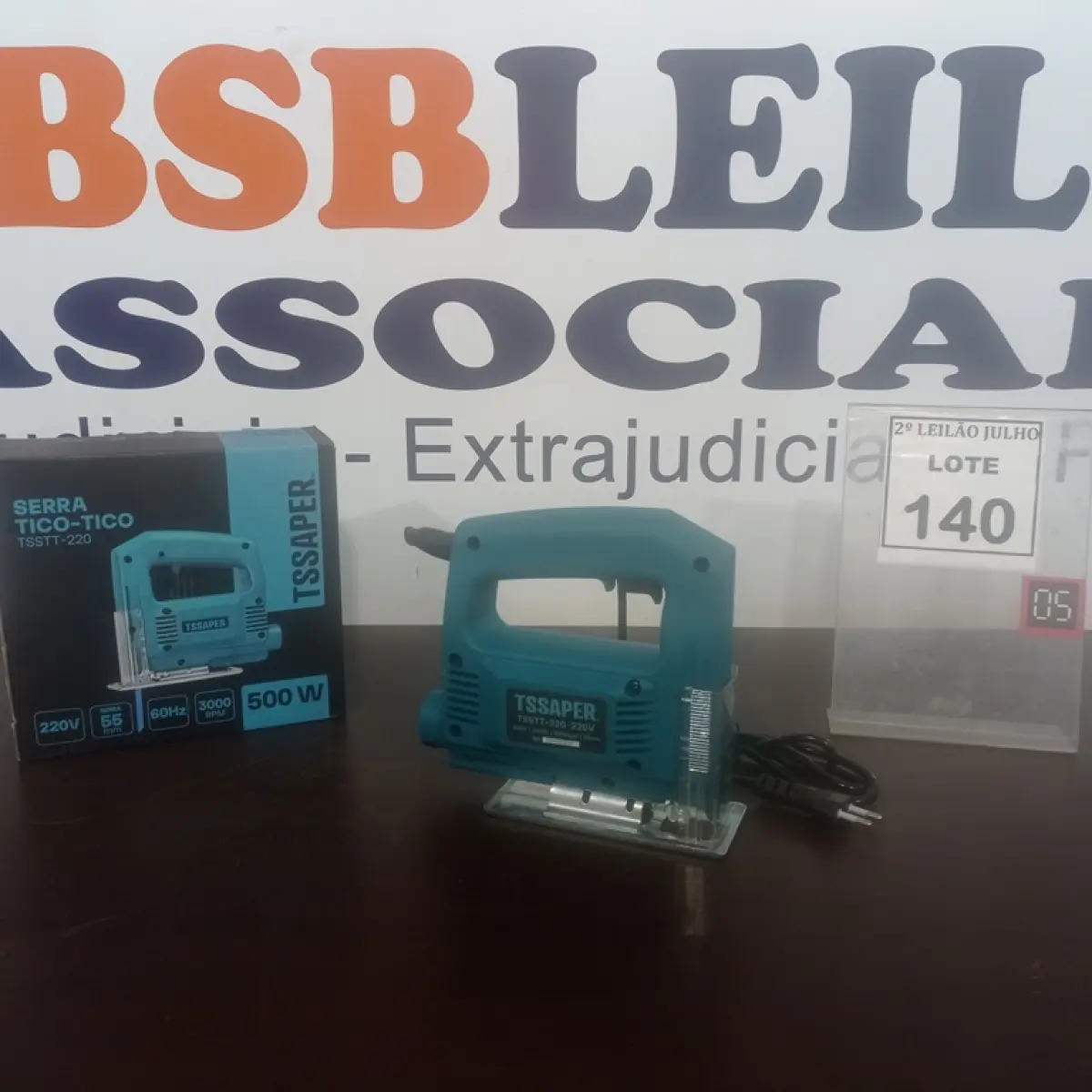 01 SERRA TICO-TICO MODELOS TSSAPER 220 500W COM SERRA RPM 3000 60HZ. (NO ESTADO) ATENÇÃO! FAZER A VISITAÇÃO ANTES DE ARREMATAR, NÃO SABEMOS SE FUNCIONA. LEILÃO NÃO TEM GARANTIA E NEM DEVOLUÇÃO, SUJEITO A POSSÍVEIS AVARIAS VISÍVEIS/OCULTAS E/OU AUSÊNCIA DE COMPONENTES.