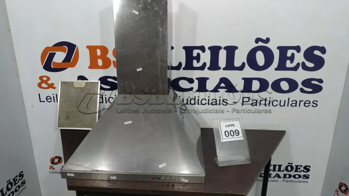 LOTE 009 - 01 COIFA 60CM MARCA CONTINENTAL. (NO ESTADO) ATENÇÃO! FAZER A VISITAÇÃO ANTES DE ARREMATAR, NÃO SABEMOS SE FUNCIONA. LEILÃO NÃO TEM GARANTIA E NEM DEVOLUÇÃO, SUJEITO A POSSÍVEIS AVARIAS VISÍVEIS/OCULTAS E/OU AUSÊNCIA DE COMPONENTES.