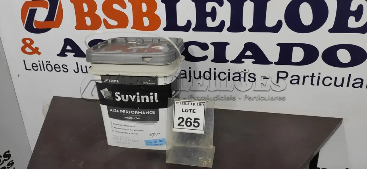 LOTE 265 - 01 BALDE DE TINTA SUVINIL INTERIORES FOSCOS 18L NA COR FOSCO BRANCO. VENCIMENTO 10/2027 (NOVO) (NO ESTADO) ATENÇÃO! FAZER A VISITAÇÃO ANTES DE ARREMATAR, NÃO SABEMOS SE FUNCIONA. LEILÃO NÃO TEM GARANTIA E NEM DEVOLUÇÃO, SUJEITO A POSSÍVEIS AVARIAS VISÍVEIS/OCULTAS E/OU AUSÊNCIA DE COMPONENTES.