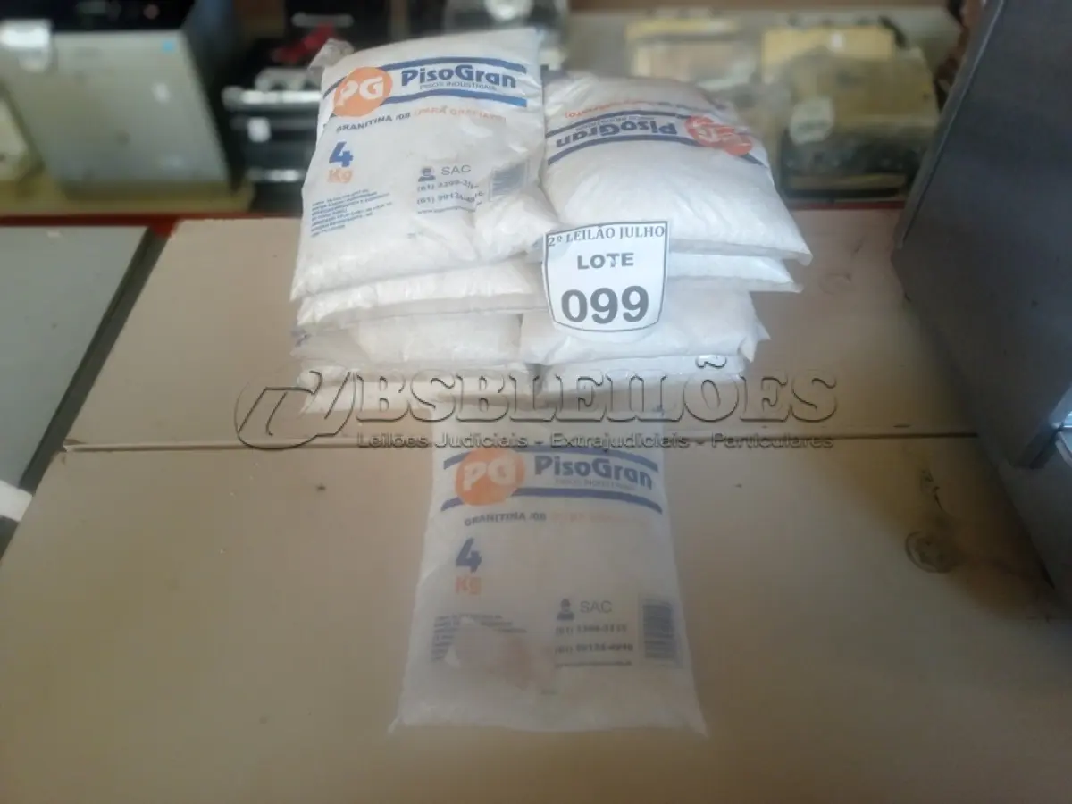 LOTE 099 - 11 PACOTES DE GRANITINA COM 4KG CADA. (NO ESTADO) ATENÇÃO! FAZER A VISITAÇÃO ANTES DE ARREMATAR, NÃO SABEMOS SE FUNCIONA. LEILÃO NÃO TEM GARANTIA E NEM DEVOLUÇÃO, SUJEITO A POSSÍVEIS AVARIAS VISÍVEIS/OCULTAS E/OU AUSÊNCIA DE COMPONENTES.