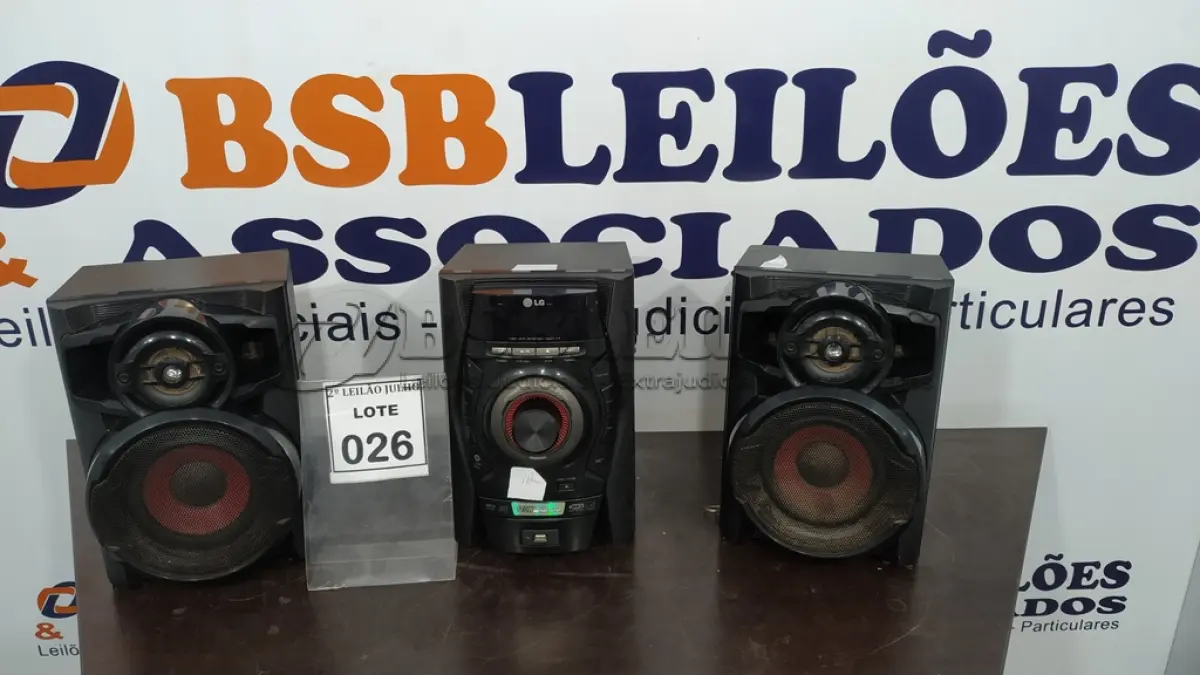 LOTE 026 - 01 MICROSYSTEM COM 02 CAIXAS 110W MARCA LG. (NO ESTADO) ATENÇÃO! FAZER A VISITAÇÃO ANTES DE ARREMATAR, NÃO SABEMOS SE FUNCIONA. LEILÃO NÃO TEM GARANTIA E NEM DEVOLUÇÃO, SUJEITO A POSSÍVEIS AVARIAS VISÍVEIS/OCULTAS E/OU AUSÊNCIA DE COMPONENTES.