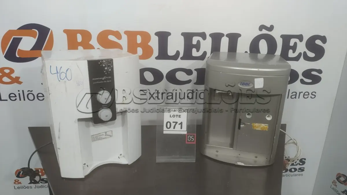 LOTE 071 - 02 PURIFICADORES DE ÁGUA. (NO ESTADO) ATENÇÃO! FAZER A VISITAÇÃO ANTES DE ARREMATAR, NÃO SABEMOS SE FUNCIONA. LEILÃO NÃO TEM GARANTIA E NEM DEVOLUÇÃO, SUJEITO A POSSÍVEIS AVARIAS VISÍVEIS/OCULTAS E/OU AUSÊNCIA DE COMPONENTES.