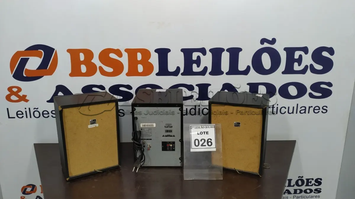 LOTE 026 - 01 MICROSYSTEM COM 02 CAIXAS 110W MARCA LG. (NO ESTADO) ATENÇÃO! FAZER A VISITAÇÃO ANTES DE ARREMATAR, NÃO SABEMOS SE FUNCIONA. LEILÃO NÃO TEM GARANTIA E NEM DEVOLUÇÃO, SUJEITO A POSSÍVEIS AVARIAS VISÍVEIS/OCULTAS E/OU AUSÊNCIA DE COMPONENTES.