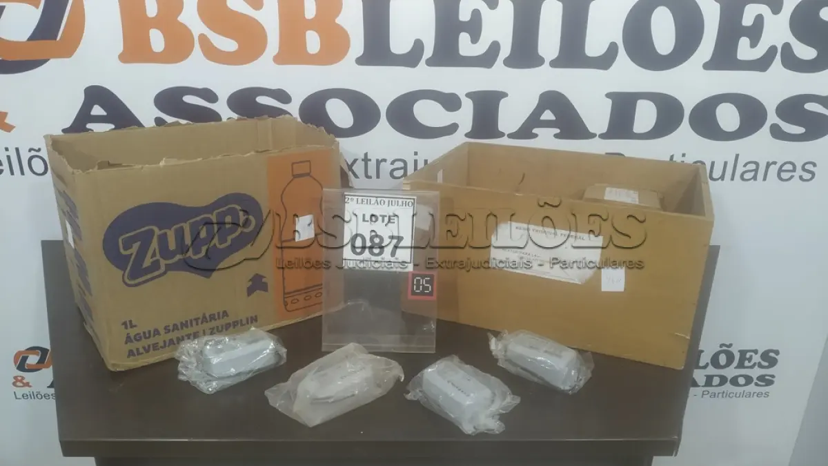 LOTE 087 - 01 LOTE COM GRANDE QUANTIDADE DE REATORES PARA LÂMPADAS. (NO ESTADO) ATENÇÃO! FAZER A VISITAÇÃO ANTES DE ARREMATAR, NÃO SABEMOS SE FUNCIONA. LEILÃO NÃO TEM GARANTIA E NEM DEVOLUÇÃO, SUJEITO A POSSÍVEIS AVARIAS VISÍVEIS/OCULTAS E/OU AUSÊNCIA DE COMPONENTES.