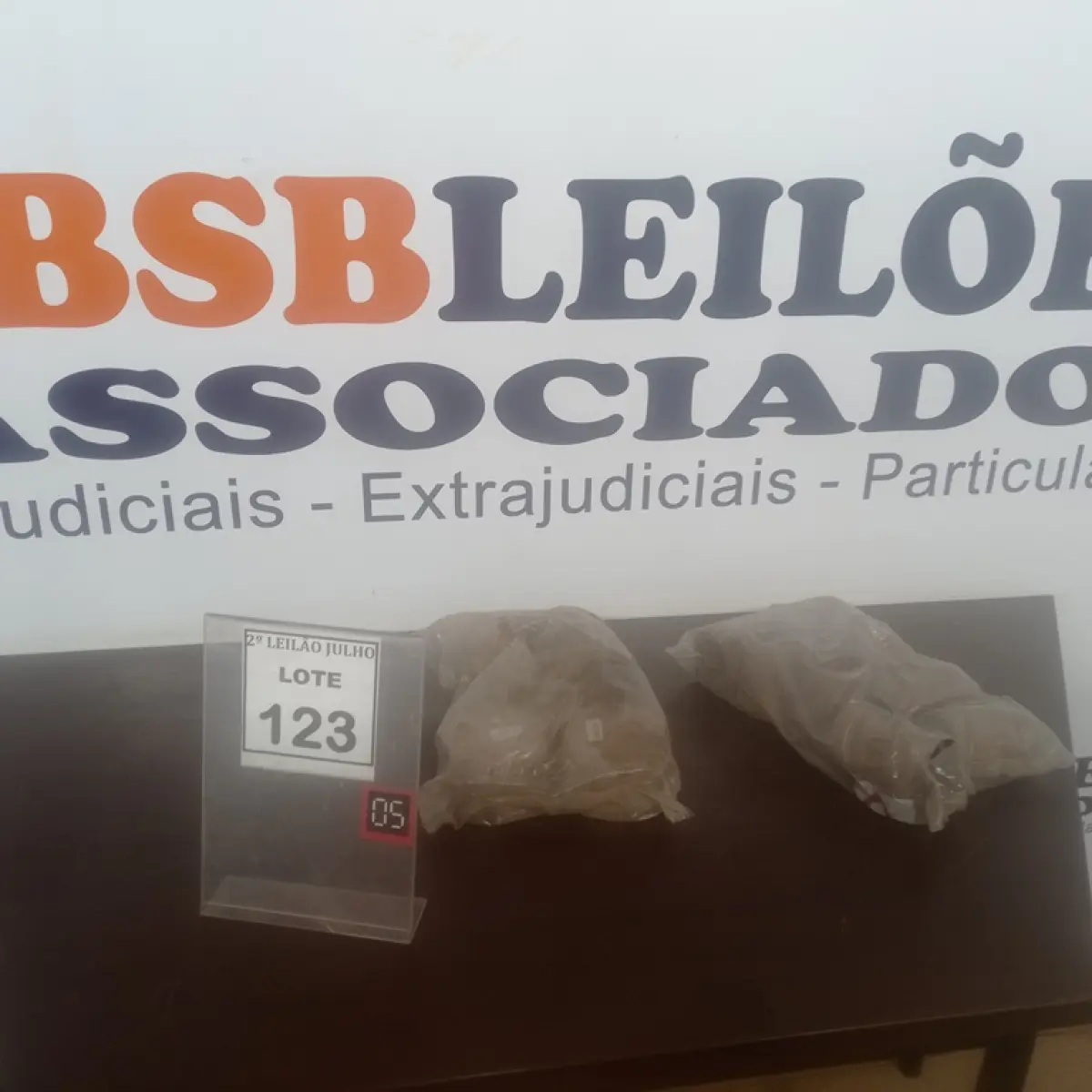 08 LUVAS DE CORRER 50MM E 05 CAP SOLDÁVEL DE 85. (NO ESTADO) ATENÇÃO! FAZER A VISITAÇÃO ANTES DE ARREMATAR, NÃO SABEMOS SE FUNCIONA. LEILÃO NÃO TEM GARANTIA E NEM DEVOLUÇÃO, SUJEITO A POSSÍVEIS AVARIAS VISÍVEIS/OCULTAS E/OU AUSÊNCIA DE COMPONENTES.