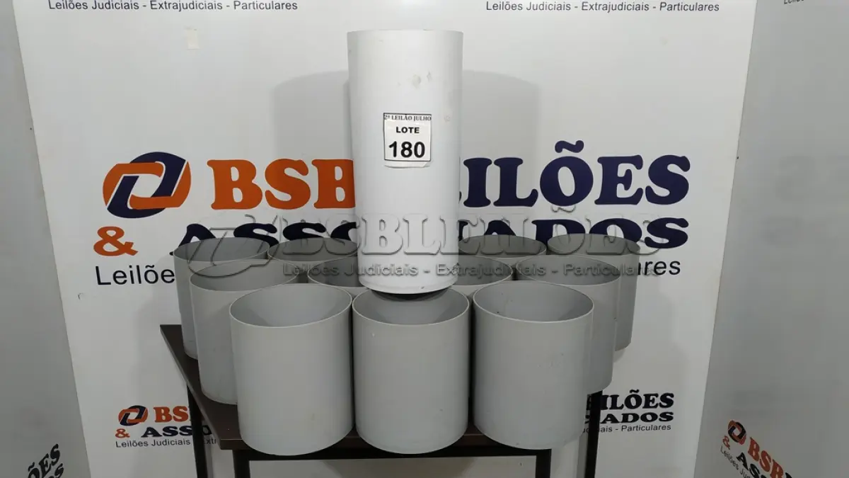 LOTE 180 - 13 LIXEIRAS PARA ESCRITÓRIOS. (NO ESTADO) ATENÇÃO! FAZER A VISITAÇÃO ANTES DE ARREMATAR, NÃO SABEMOS SE FUNCIONA. LEILÃO NÃO TEM GARANTIA E NEM DEVOLUÇÃO, SUJEITO A POSSÍVEIS AVARIAS VISÍVEIS/OCULTAS E/OU AUSÊNCIA DE COMPONENTES.