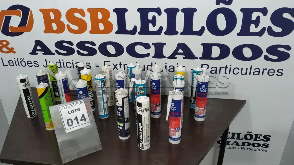 LOTE 014 - 01 LOTE COM VÁRIAS BISNAGAS DE SILICONE E SELANTES DE MARCAS E MODELOS DIVERSOS. (NO ESTADO) ATENÇÃO! FAZER A VISITAÇÃO ANTES DE ARREMATAR, NÃO SABEMOS SE FUNCIONA. LEILÃO NÃO TEM GARANTIA E NEM DEVOLUÇÃO, SUJEITO A POSSÍVEIS AVARIAS VISÍVEIS/OCULTAS E/OU AUSÊNCIA DE COMPONENTES.