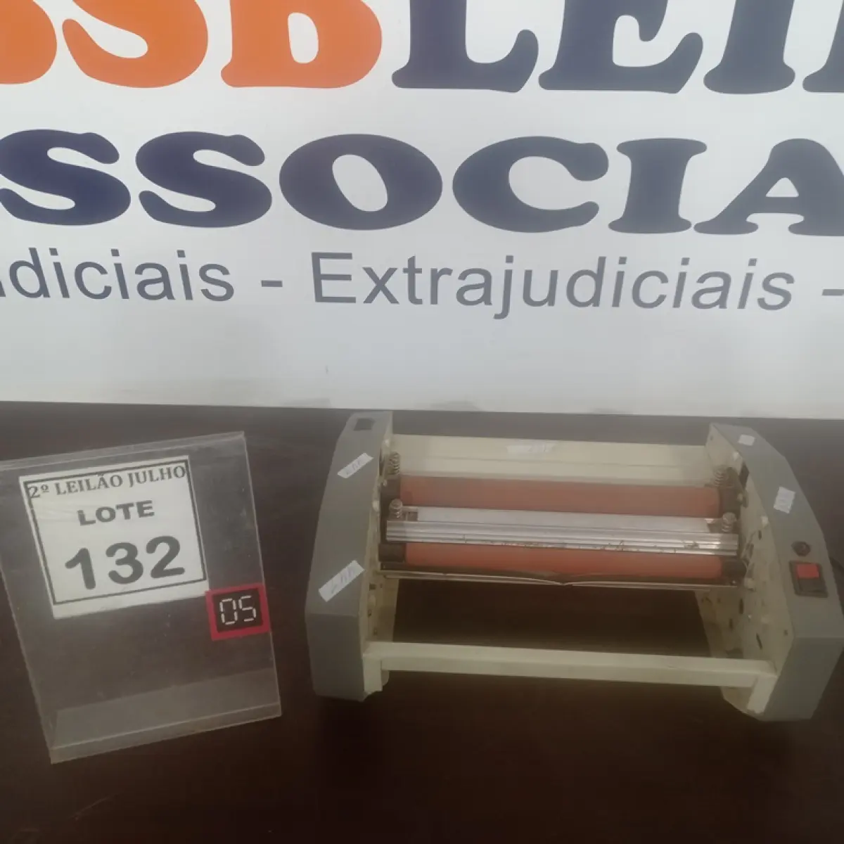 01  PLASTIFICADORA. (NO ESTADO) ATENÇÃO! FAZER A VISITAÇÃO ANTES DE ARREMATAR, NÃO SABEMOS SE FUNCIONA. LEILÃO NÃO TEM GARANTIA E NEM DEVOLUÇÃO, SUJEITO A POSSÍVEIS AVARIAS VISÍVEIS/OCULTAS E/OU AUSÊNCIA DE COMPONENTES.