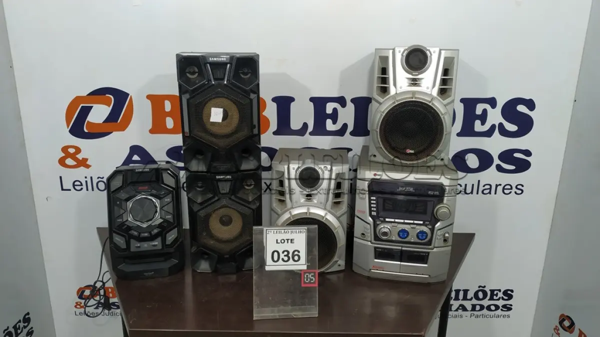 LOTE 036 - 01 APARELHO DE SOM COM 02 CAIXAS MACA LG E 01 APARELHO DE SOM COM 02 CAIXAS MARCA SAMSUNG. (NO ESTADO) ATENÇÃO! FAZER A VISITAÇÃO ANTES DE ARREMATAR, NÃO SABEMOS SE FUNCIONA. LEILÃO NÃO TEM GARANTIA E NEM DEVOLUÇÃO, SUJEITO A POSSÍVEIS AVARIAS VISÍVEIS/OCULTAS E/OU AUSÊNCIA DE COMPONENTES.