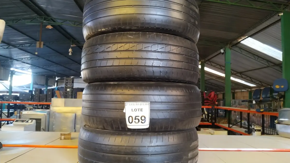 04 PNEUS 205/55/16 MEIA VIDA. (NO ESTADO) ATENÇÃO! FAZER A VISITAÇÃO ANTES DE ARREMATAR, NÃO SABEMOS SE FUNCIONA. LEILÃO NÃO TEM GARANTIA E NEM DEVOLUÇÃO, SUJEITO A POSSÍVEIS AVARIAS VISÍVEIS/OCULTAS E/OU AUSÊNCIA DE COMPONENTES.