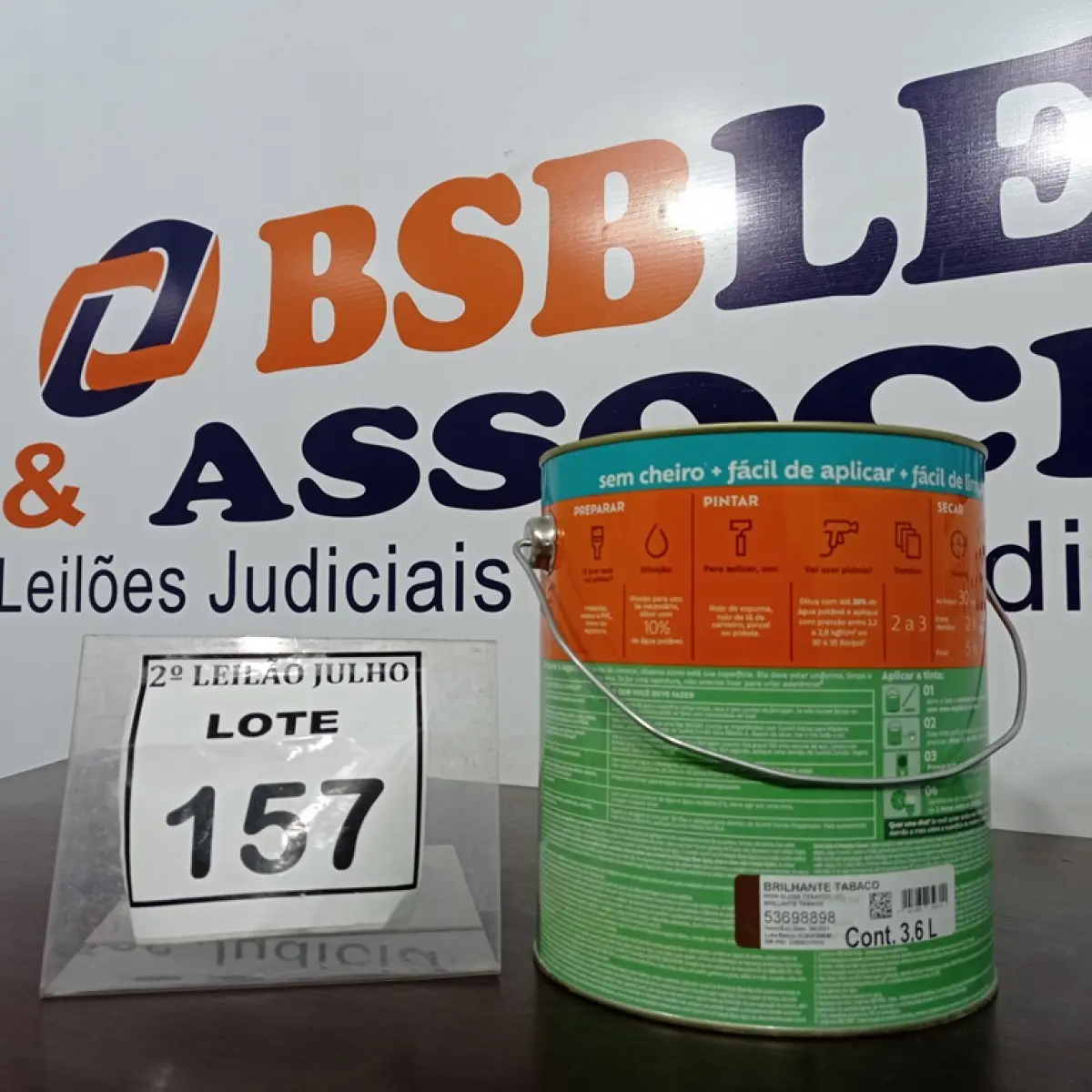 01 LATA DE TINTA ESMALTE DE 3,6L NA COR BRILHANTE TABACO MARCA SUVINIL. (NO ESTADO) ATENÇÃO! FAZER A VISITAÇÃO ANTES DE ARREMATAR, NÃO SABEMOS SE FUNCIONA. LEILÃO NÃO TEM GARANTIA E NEM DEVOLUÇÃO, SUJEITO A POSSÍVEIS AVARIAS VISÍVEIS/OCULTAS E/OU AUSÊNCIA DE COMPONENTES.
