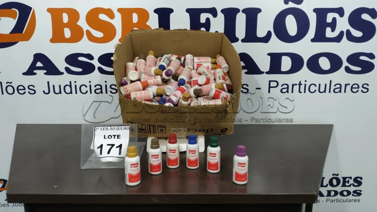 LOTE 171 - 01 LOTE COM GRANDE QUANTIDADE DE CORANTES A BASE DE ÁGUA DE CORES DIVERSAS. (NO ESTADO) ATENÇÃO! FAZER A VISITAÇÃO ANTES DE ARREMATAR, NÃO SABEMOS SE FUNCIONA. LEILÃO NÃO TEM GARANTIA E NEM DEVOLUÇÃO, SUJEITO A POSSÍVEIS AVARIAS VISÍVEIS/OCULTAS E/OU AUSÊNCIA DE COMPONENTES.