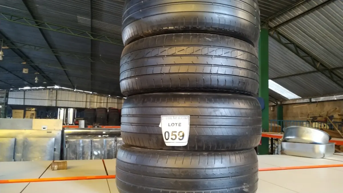 04 PNEUS 205/55/16 MEIA VIDA. (NO ESTADO) ATENÇÃO! FAZER A VISITAÇÃO ANTES DE ARREMATAR, NÃO SABEMOS SE FUNCIONA. LEILÃO NÃO TEM GARANTIA E NEM DEVOLUÇÃO, SUJEITO A POSSÍVEIS AVARIAS VISÍVEIS/OCULTAS E/OU AUSÊNCIA DE COMPONENTES.