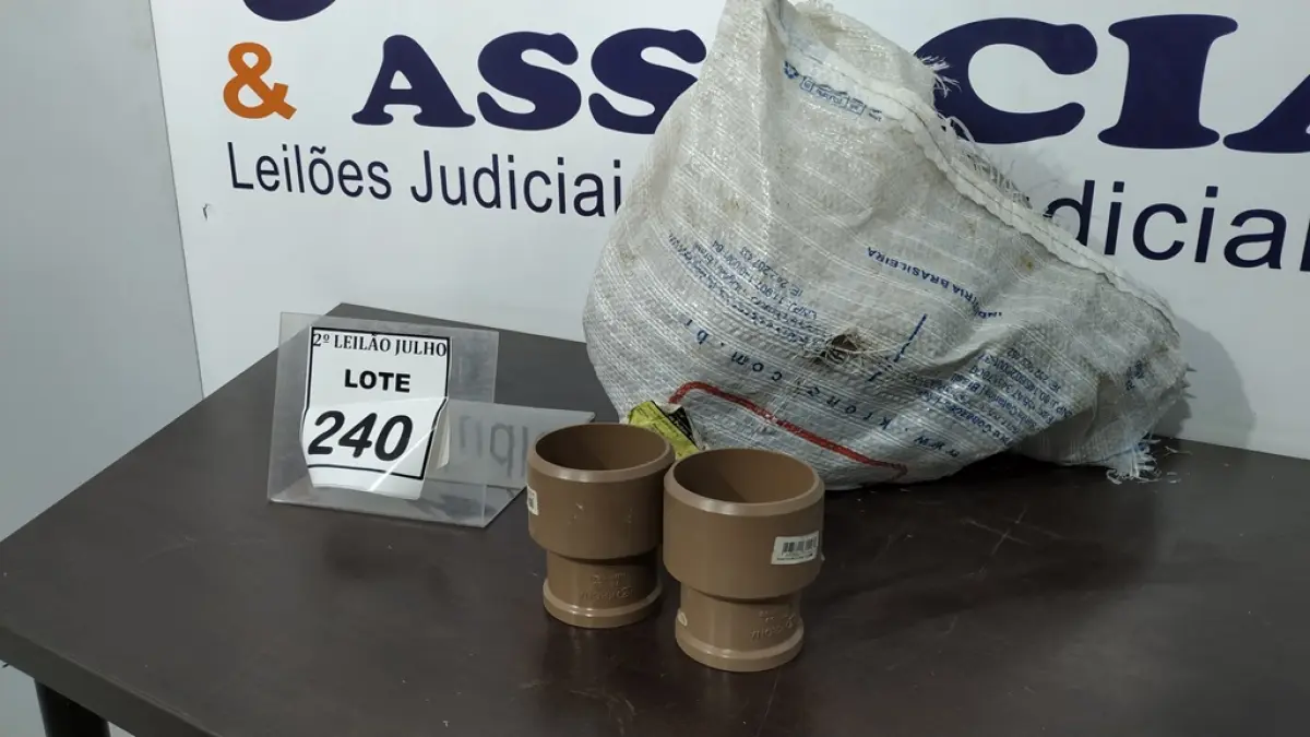 01 LOTE COM VÁRIAS BUCHAS DE REDUÇÃO DE MEDIDAS DIVERSAS. (NO ESTADO) ATENÇÃO! FAZER A VISITAÇÃO ANTES DE ARREMATAR, NÃO SABEMOS SE FUNCIONA. LEILÃO NÃO TEM GARANTIA E NEM DEVOLUÇÃO, SUJEITO A POSSÍVEIS AVARIAS VISÍVEIS/OCULTAS E/OU AUSÊNCIA DE COMPONENTES.