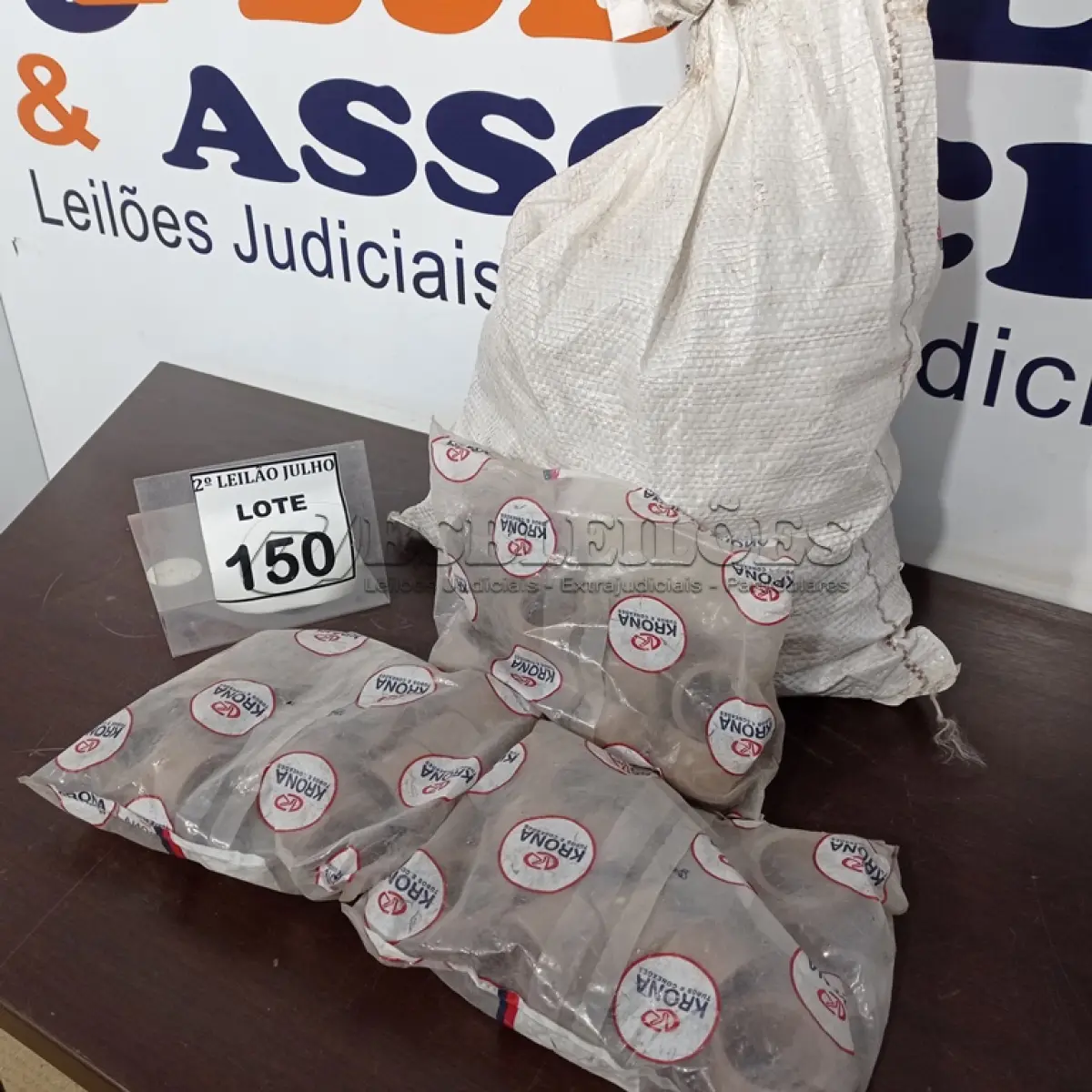 LOTE 150 - 110 UNIDADES DE BUCHAS DE REDUÇÃO CURTA 50X40 MARCA KRONA. (NO ESTADO) ATENÇÃO! FAZER A VISITAÇÃO ANTES DE ARREMATAR, NÃO SABEMOS SE FUNCIONA. LEILÃO NÃO TEM GARANTIA E NEM DEVOLUÇÃO, SUJEITO A POSSÍVEIS AVARIAS VISÍVEIS/OCULTAS E/OU AUSÊNCIA DE COMPONENTES.