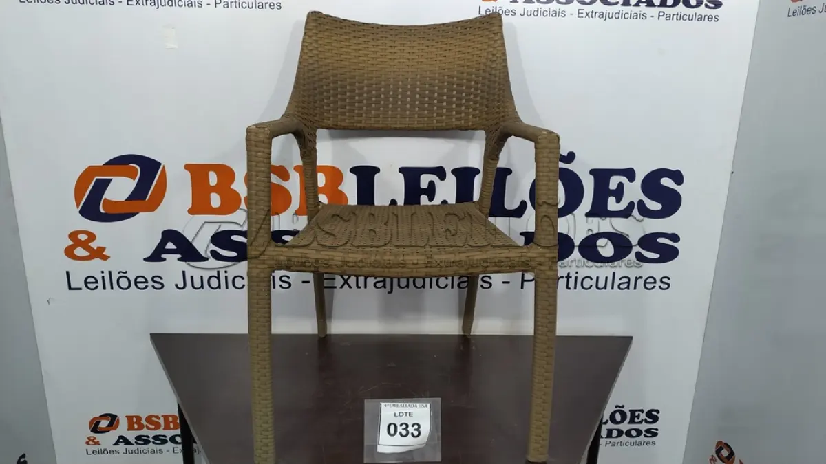 LOTE 033 - 01 CADEIRA DE JARDIM. (NO ESTADO EM QUE SE ENCONTRA. SUJEITO A AVARIAS OCULTAS/VISÍVEIS.) BH1516T